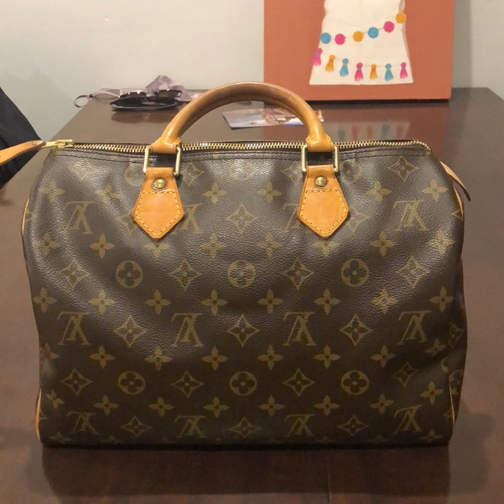 Louis Vuitton speedy 30 in monogram